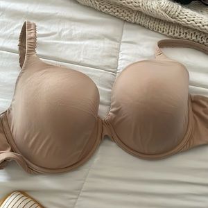Good condirion VS bra. Size 34DDD nude.